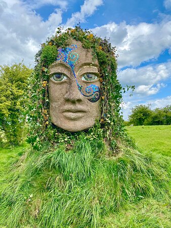 File:Hill of Uisneach.jpg