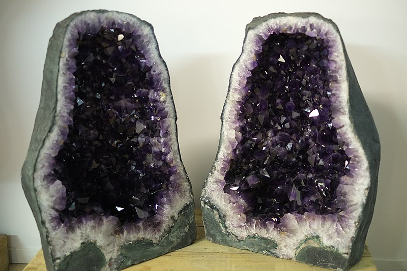File:Amethyst cathedral.jpg